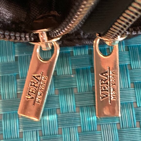 Vera New York NWOT Crossbody Clutch Wallet with Unbranded Gold Chain - Picture 10 of 16